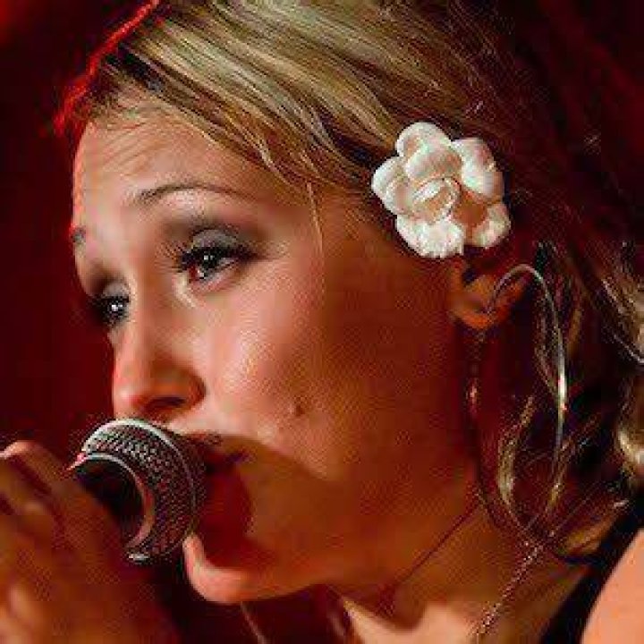Anuhea Jenkins Net Worth, Height-Weight, Wiki Biography, etc