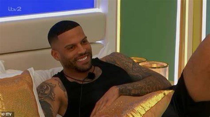 Chloe, 24, claimed this week Luis has only met their son a &iquest;few times&iquest; and that he has failed to pay her any child support since July last year