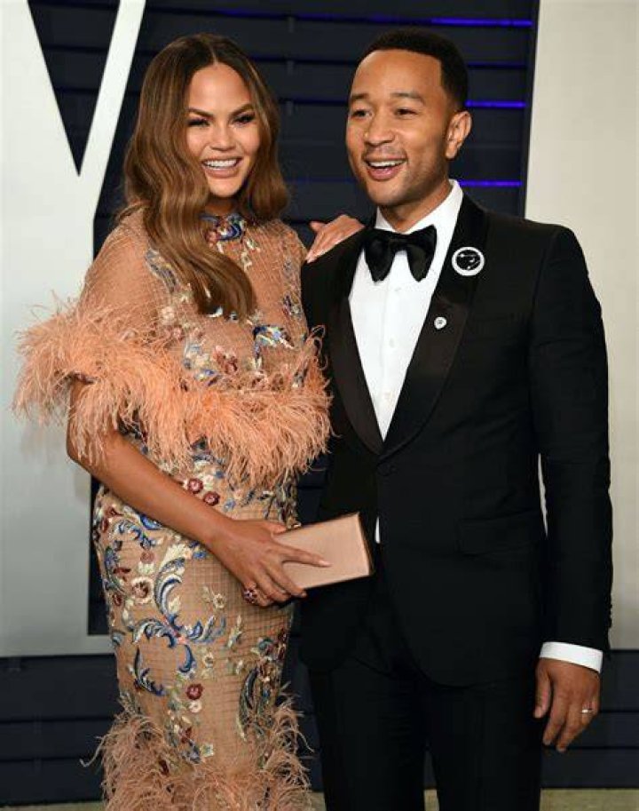 Chrissy Teigen Net Worth, Height-Weight, Wiki Biography, etc