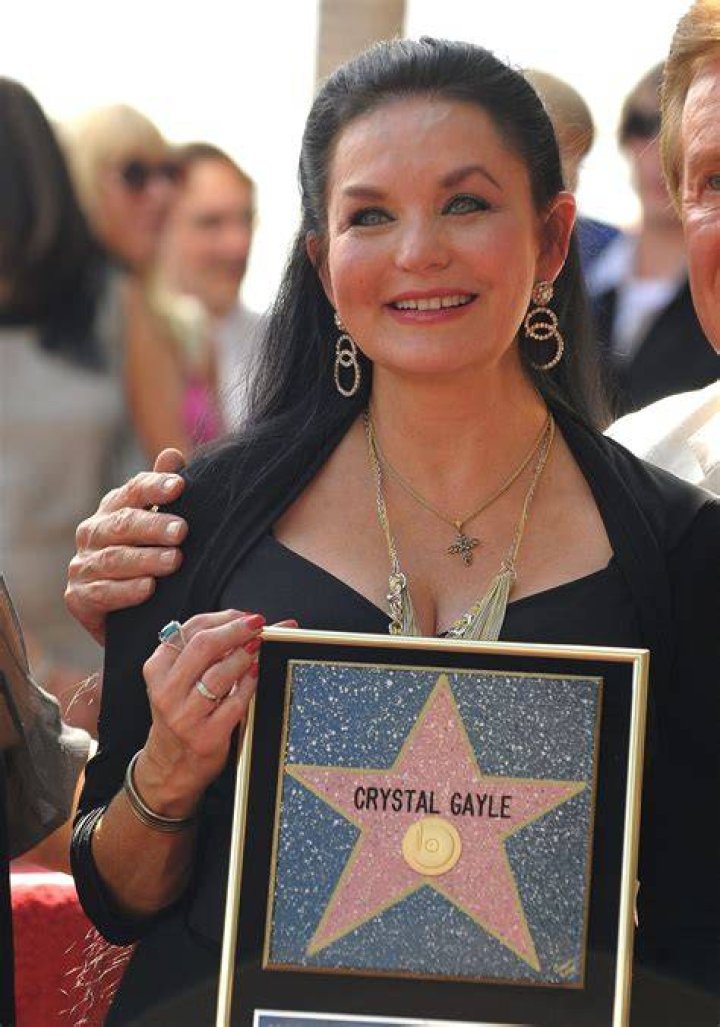 Crystal Gayle Net Worth, Height-Weight, Wiki Biography, etc