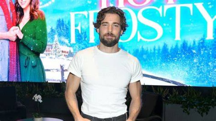 Dustin Milligan Net Worth, Height-Weight, Wiki Biography, etc