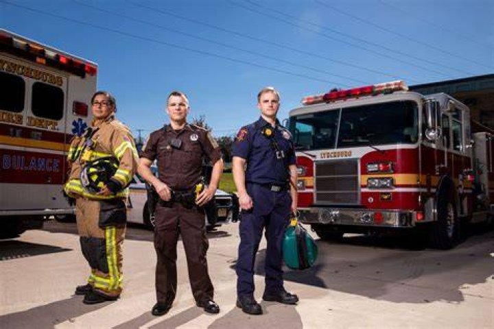 Emergency responders were first alerted by many who called around 9:15pm on Friday about a plane crashing, and around 11:15 pm is when authorities located the aircraft