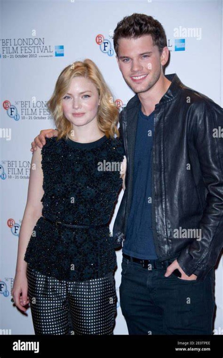 Jeremy Irvine and Holliday Grainger in Great Expectations