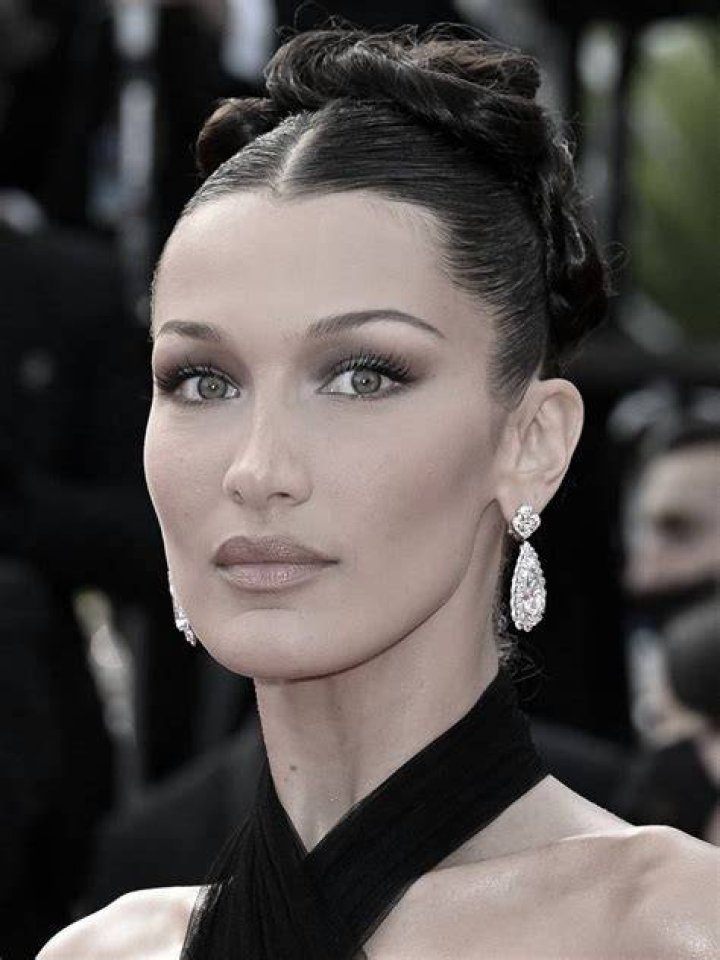 Know About Bella Hadid; Age, Boyfriend, Instagram, Net Worth, Height