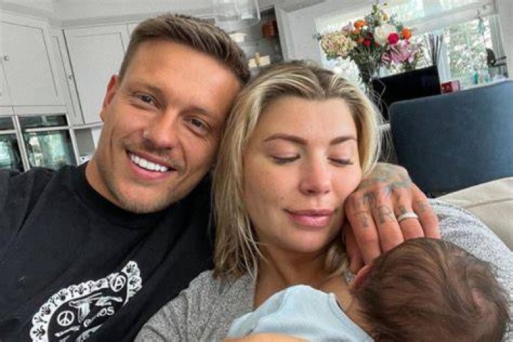 Olivia and Alex Bowen become the first ever Love Island couple to get married in 2018