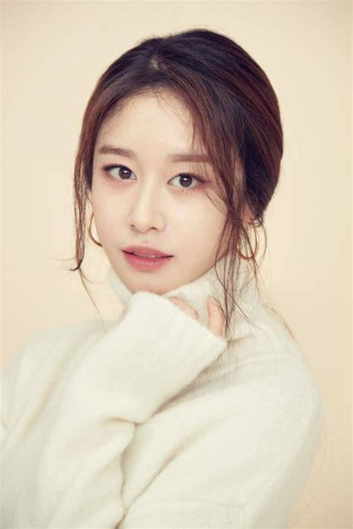 Park Ji-yeon Net Worth, Height-Weight, Wiki Biography, etc