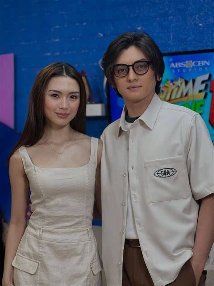 Promo mode: The couple stopped for a photo on the set of The View