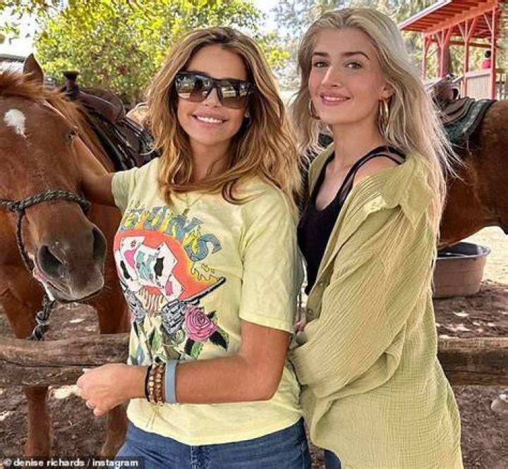 Sami is pictured with her mother Denise