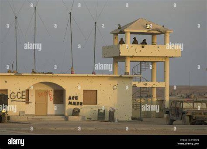 The base is strategically located in central Australia due to the sheer isolation from any main population, the inability of foreign planes to intercept signals and the strong connectivity to multiple satellites